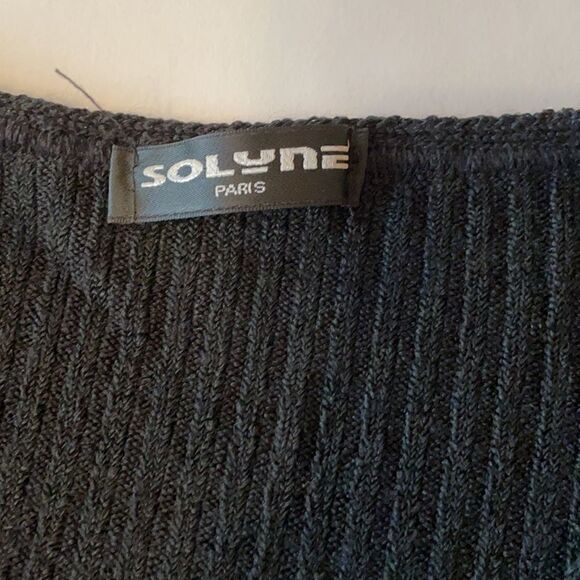 Ribbed, Fringed, V Neck Sweater from Paris - Picture 3 of 4